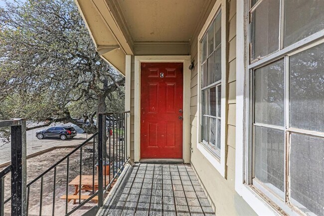 Foto del edificio - 5000 Weidemar Ln