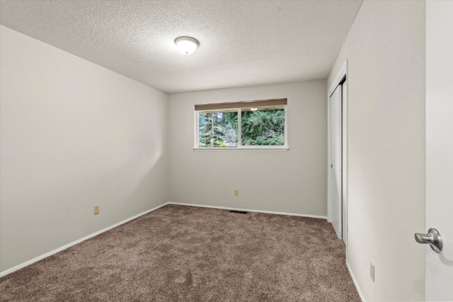 Foto del edificio - 10914 93rd Ave SW