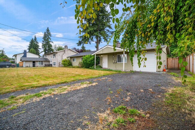 Building Photo - Lynnwood Rambler