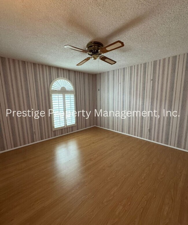 Foto del edificio - This 3/2 East Side Home Has It All AND more!