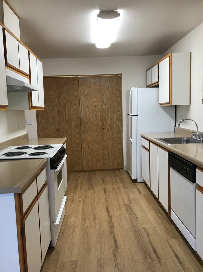 Building Photo - Glacier View