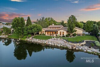 Building Photo - 966 W Watersford Dr