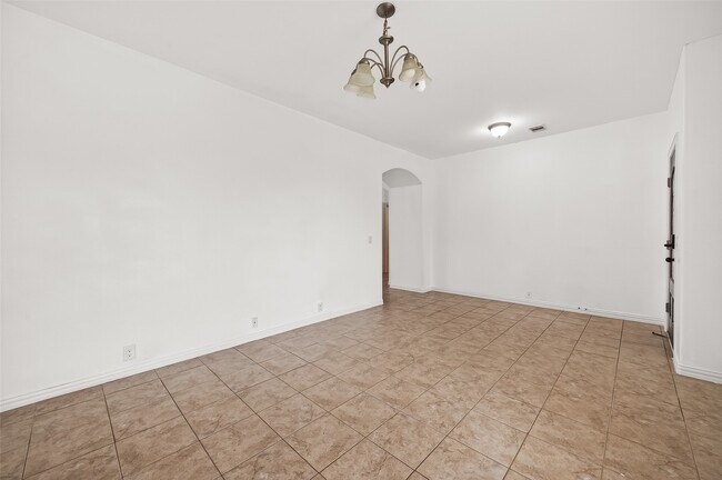 Foto del edificio - 5519 Jay Thrush Dr