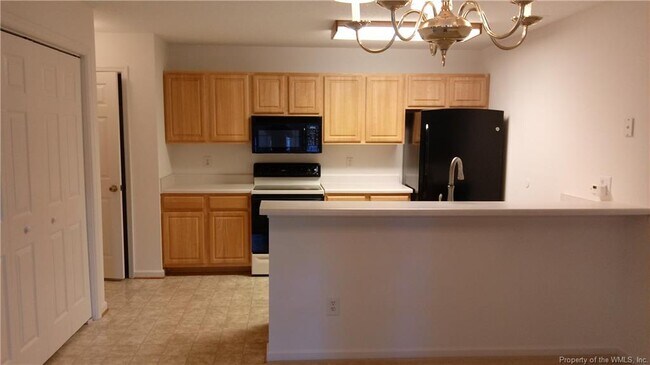 Building Photo - 2502 Westgate Cir