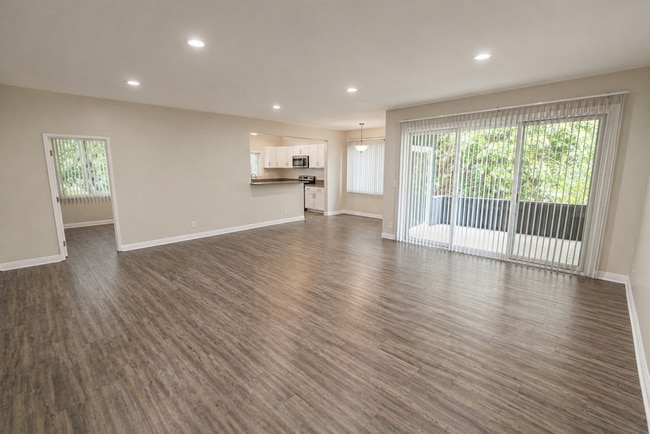 Interior Photo - 1865 North Fuller Ave