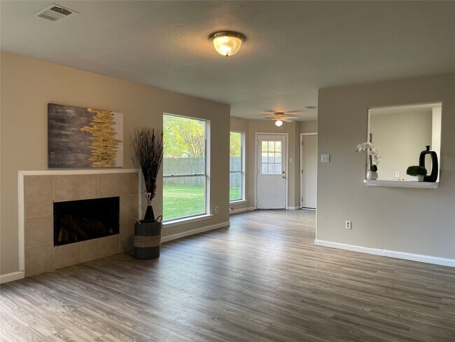 Foto del edificio - 6614 Amberfield Ln