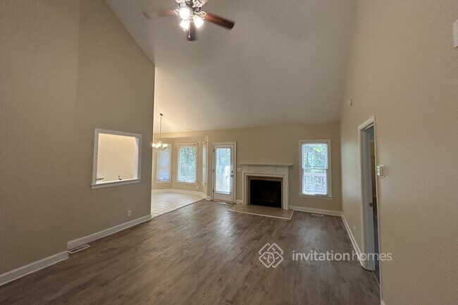Foto del edificio - 942 Century Oak Dr