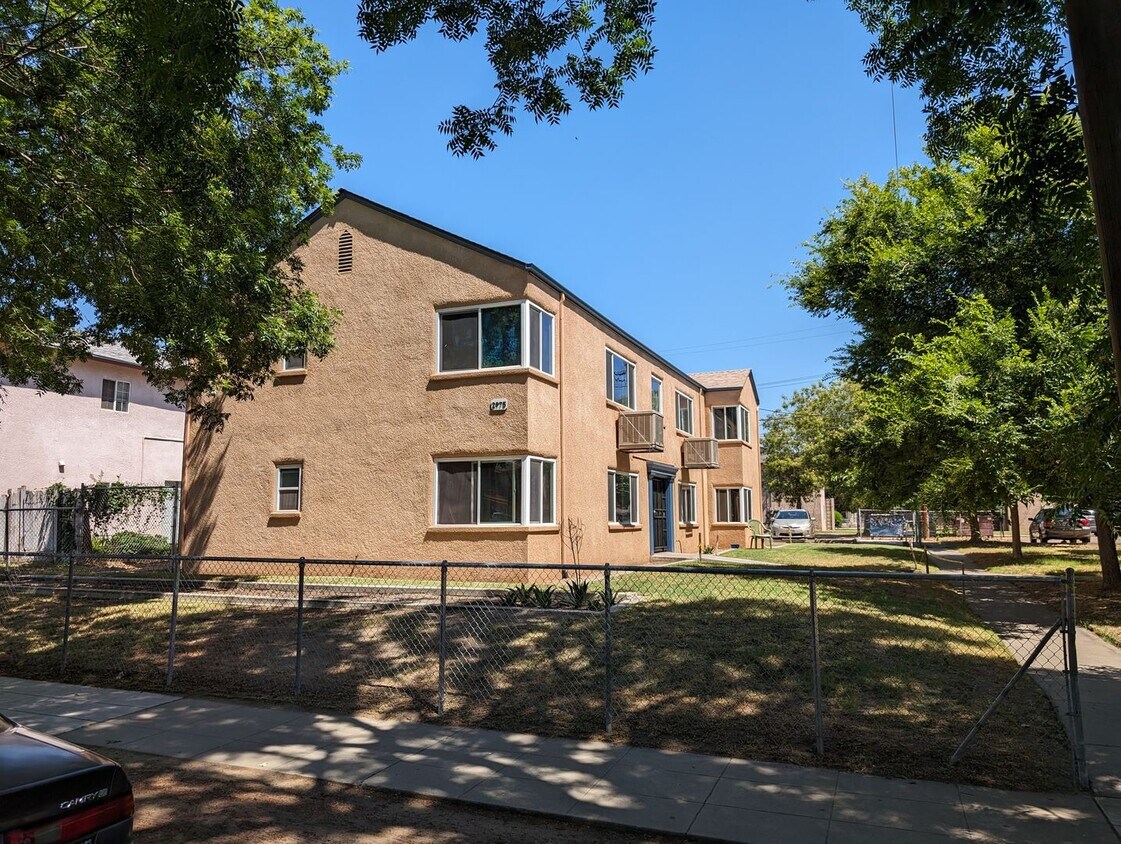 Primary Photo - Nevada 4-Plex