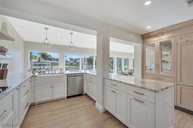 Building Photo - 1925 Tarpon Rd