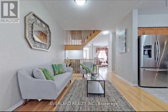 Building Photo - 806 Castlemore Ave