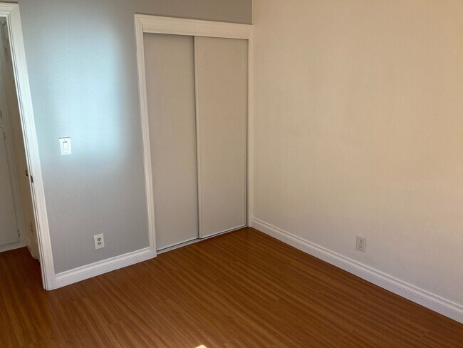 Building Photo - Culver City 2br 2ba