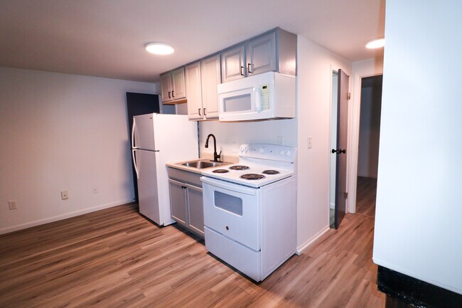 Foto del edificio - 6115-6126 Plymouth Avenue