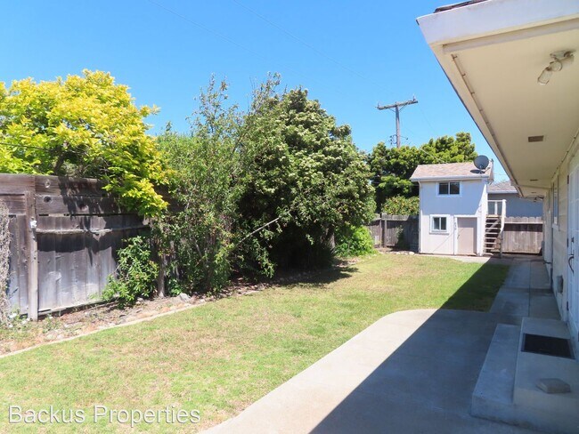 Building Photo - 3 br, 2 bath House - 630 Santa Monica Way