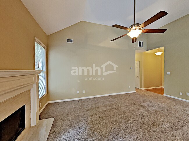 Building Photo - 302 Laurel Glen Crossing