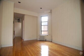 Building Photo - 246 Mott St