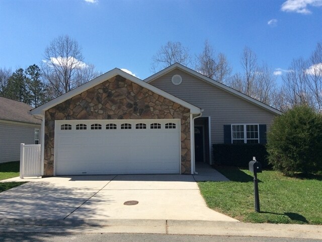 Primary Photo - 5850 Regent Village Drive