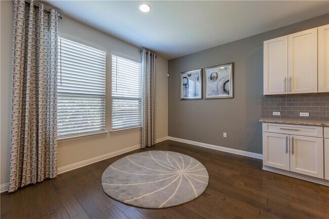 Foto del edificio - 9301 Lost Bridge Ln