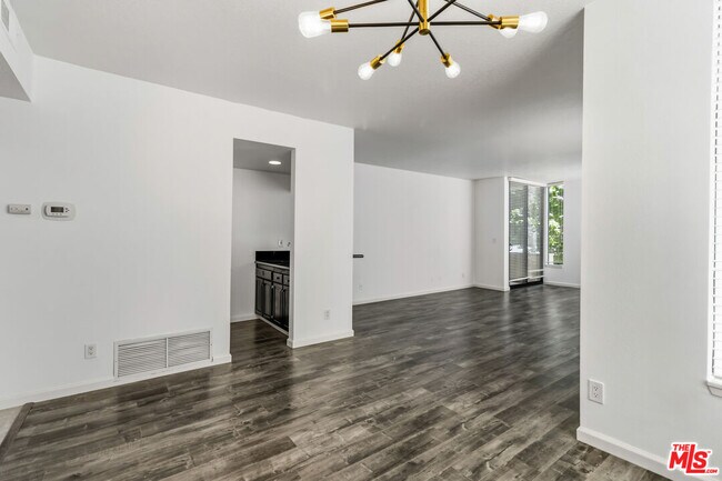 Foto del edificio - 500 S Barrington Ave