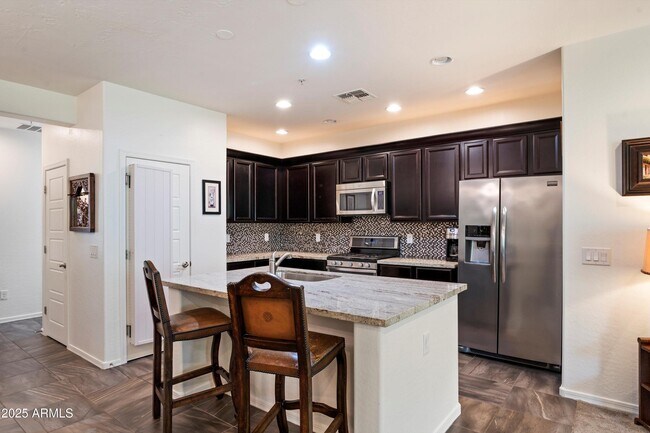 Foto del edificio - 5550 N 16th St
