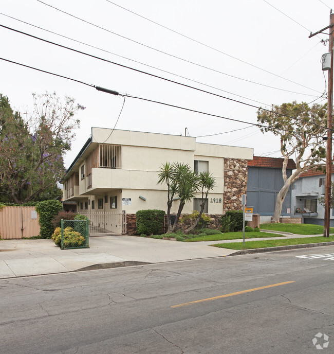 Building Photo - 1918 Grismer Ave