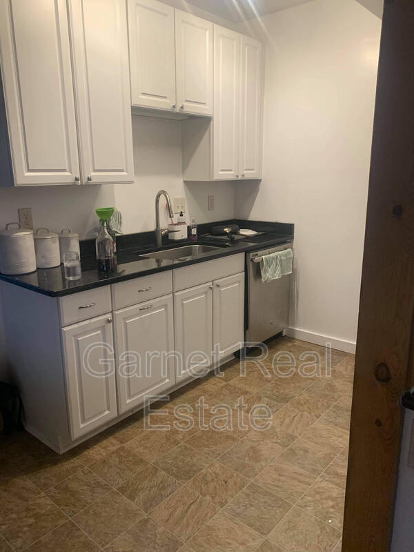 Foto del edificio - 2524 NE Jackson St
