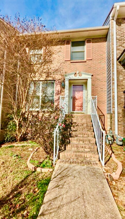 Primary Photo - 2BR Townhouse Newly Renovated