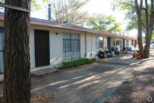 Building Photo - 1224-1226 Goff Rd