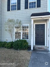 Building Photo - 211 Bridgewood Dr