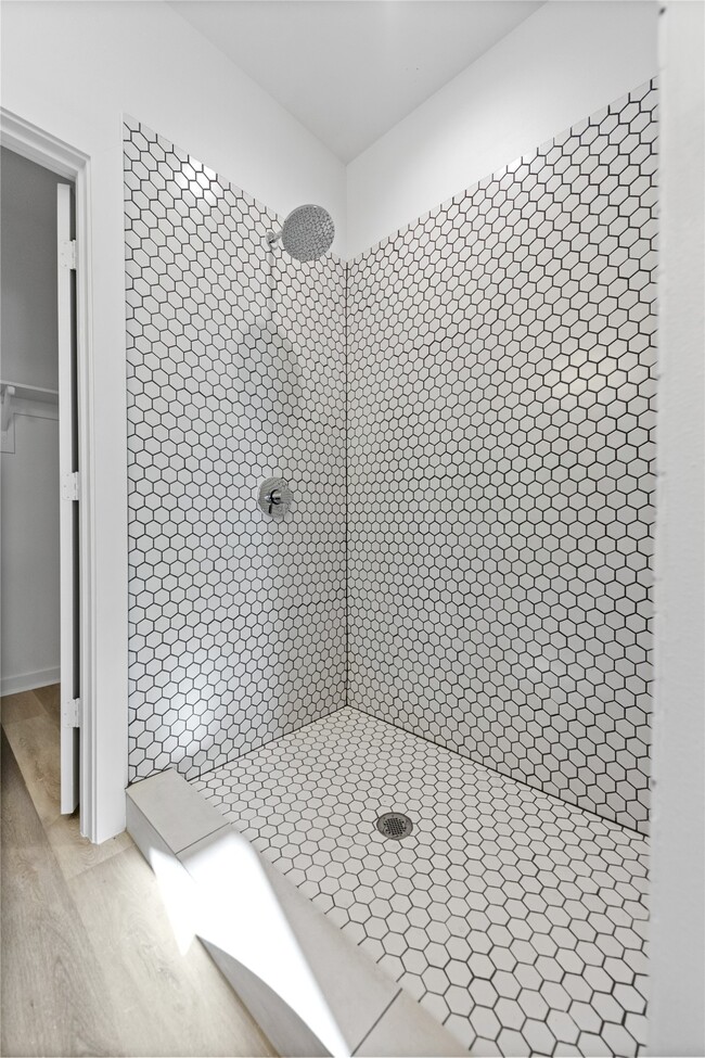 Building Photo - 3703 Nagle St