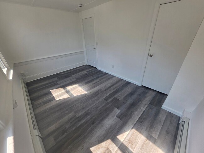 Foto del edificio - 2 bedroom apartment building - Poughkeepsie