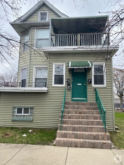 Building Photo - 636 S 13th Ave
