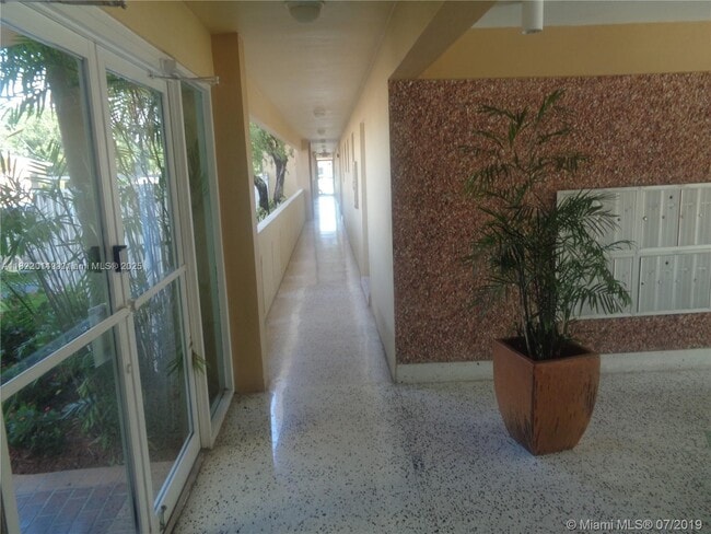 Building Photo - 2690 SW 22nd Ave