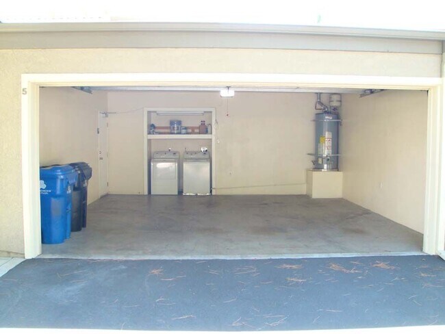 Foto del edificio - 15790 Midwood Dr