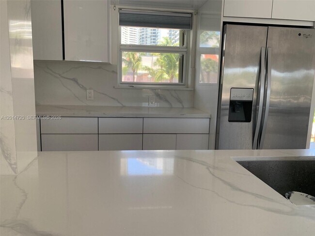 Foto del edificio - 3770 NE 171 St