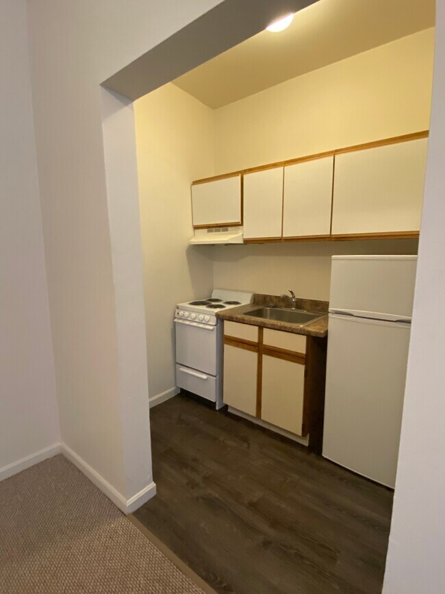 Foto del edificio - 3955 W Irving Park Rd