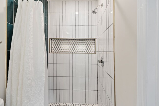 Foto del edificio - 1301 E 67th St