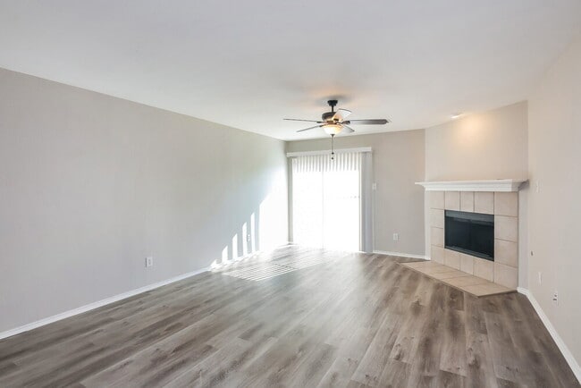 Building Photo - 2847 Park Pl Dr
