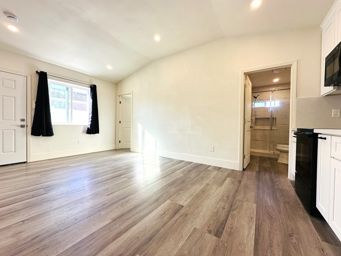 Living Room - 4239 Mt Everest Blvd