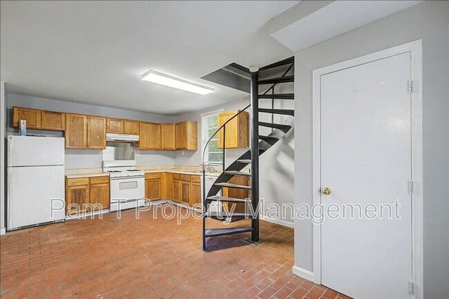 Building Photo - 2619-B Livingston Ave