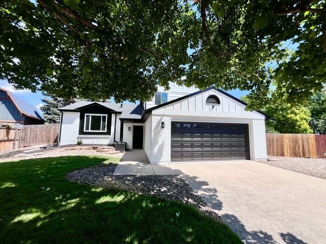 Building Photo - Beautifully Updated Modern Farmhouse 3 bed...
