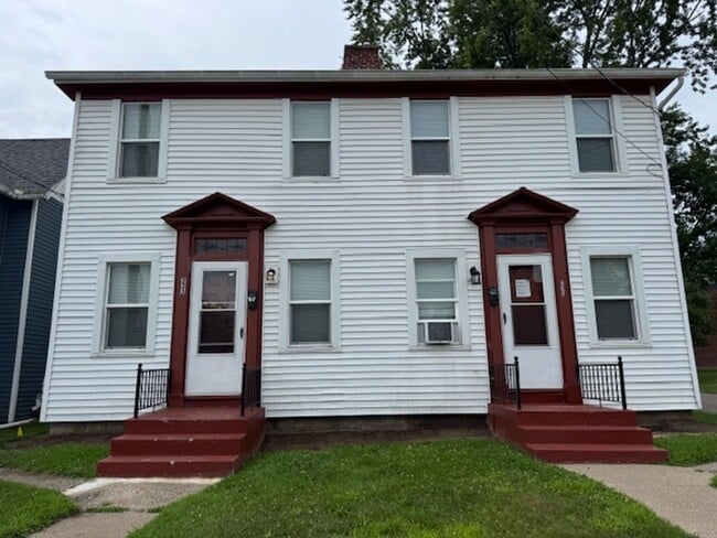 Building Photo - Trail St 223-225 W