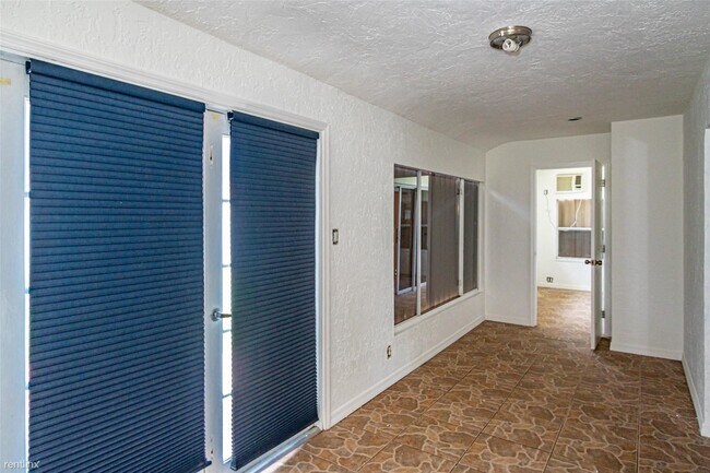 Foto del edificio - 3 br, 2 bath House - 2761 NE 27th Cir