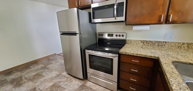 Photo - 515 E 6th Ave Apartment
