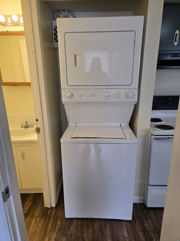 Building Photo - 1725 Watson Rd SE