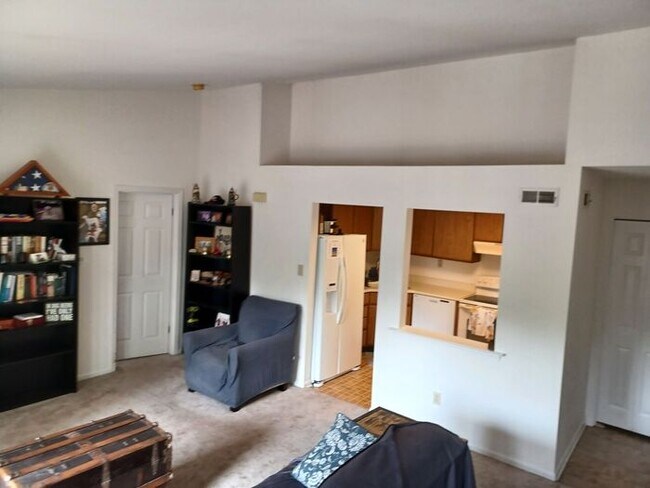 Building Photo - 3006 Beacon Hill