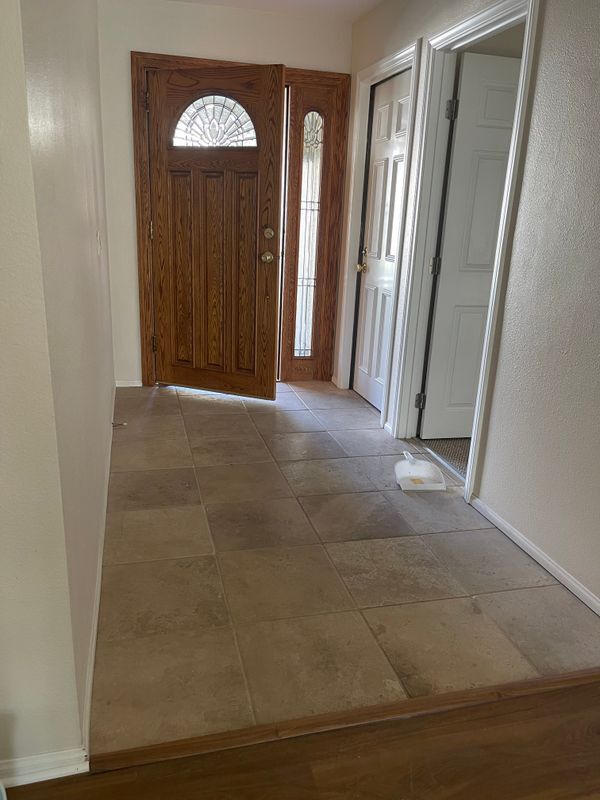 Foto del edificio - 415 Falconrock Ln