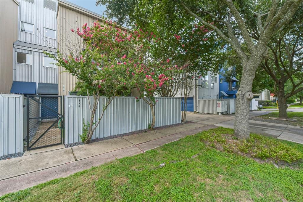 Primary Photo - 2804 Jackson St