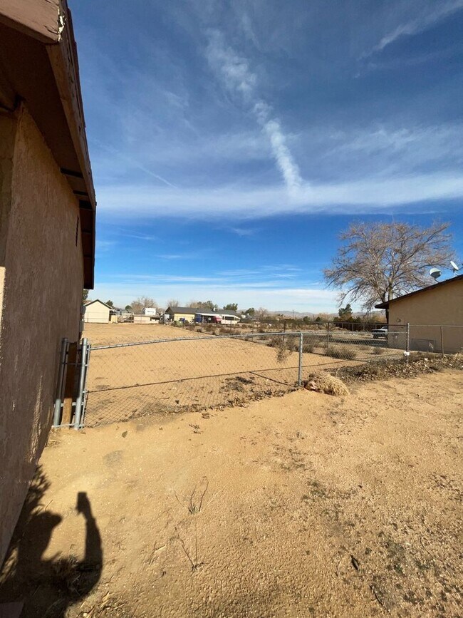 Foto del edificio - 2 BEDROOM APPLE VALLEY HOME!