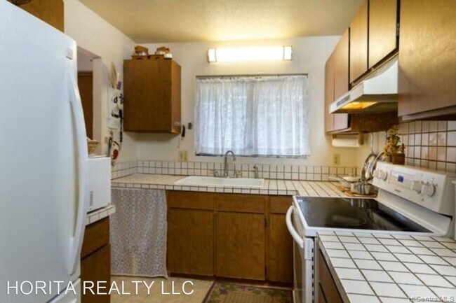 Foto del edificio - 2 br, 1 bath House - 98-467 Hookanike St. ...