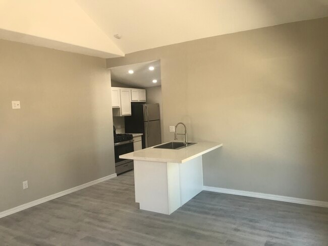 Quartz countertops - 3539 S 8th Ave